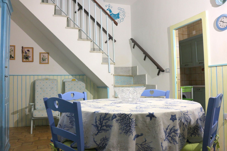 In-room dining, Casa Dani, Olbia-Tempio