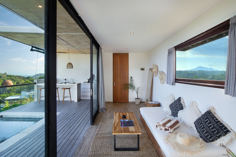 Exterior & Views 21