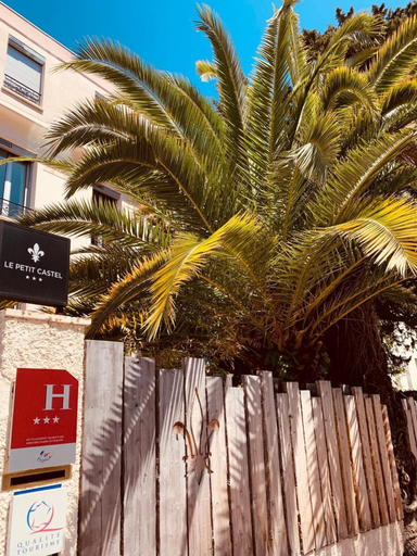 Exterior & Views 2, Hotel Le Petit Castel, Alpes-Maritimes