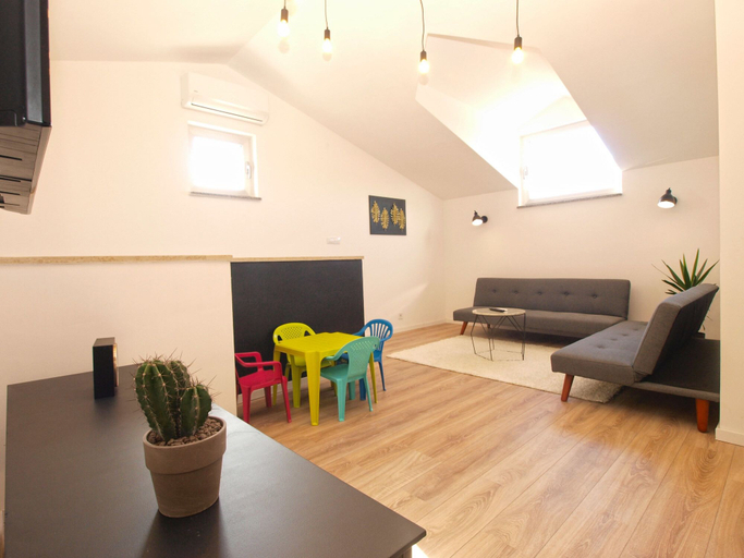 Others 4, Apartment 1634, Pula