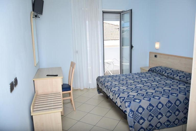Bedroom 3, Hotel Antares, Teramo