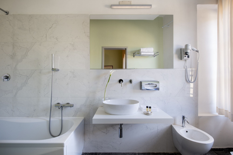 Bathroom 4, L'Antico Pozzo Hotel Storico, Siena