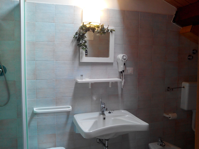 Bathroom 3, Casale Torre San Magno, Bari
