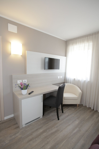 Others 5, Hotel Europa, Vicenza