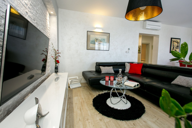 Others 5, Luxury  Apartments Giovanni with  pool, Trogir