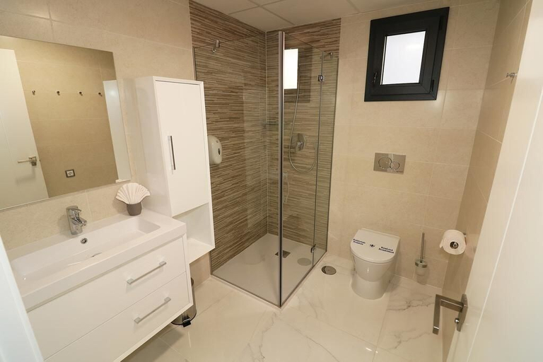 Bathroom 4, Ocean View Apartment - Near Arenales Beach, Alicante