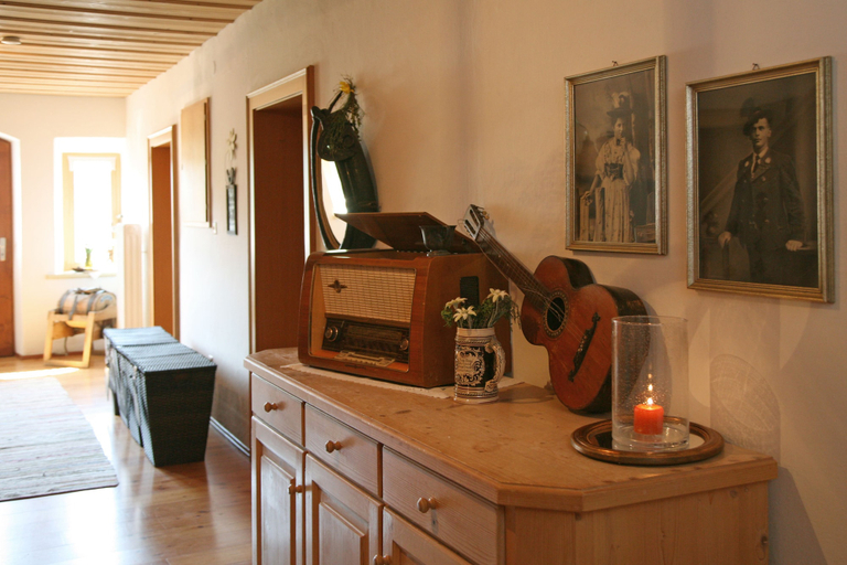 Bedroom 3, Beim Nuihausa, Traunstein