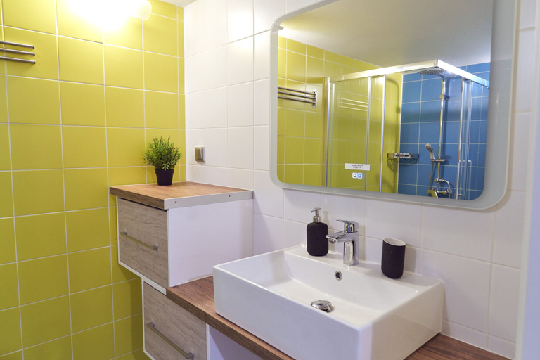Bathroom 3, Big Land Hostel, Sankt-Peterburg gorsovet