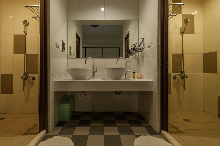 Bathroom 4, Sleeping Boot Hostel, Hualien