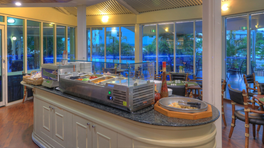 Food & Drinks 5, Cairns Sheridan Hotel, Cairns