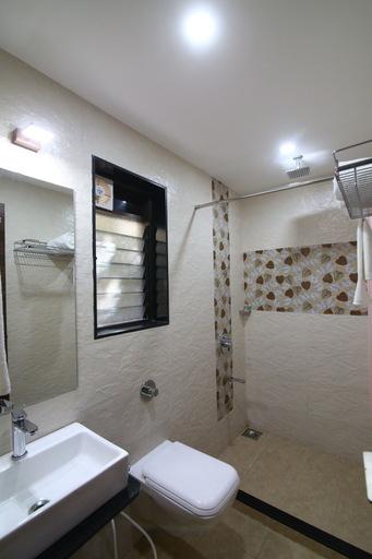 Bathroom 3, GD Hotel, Navsari