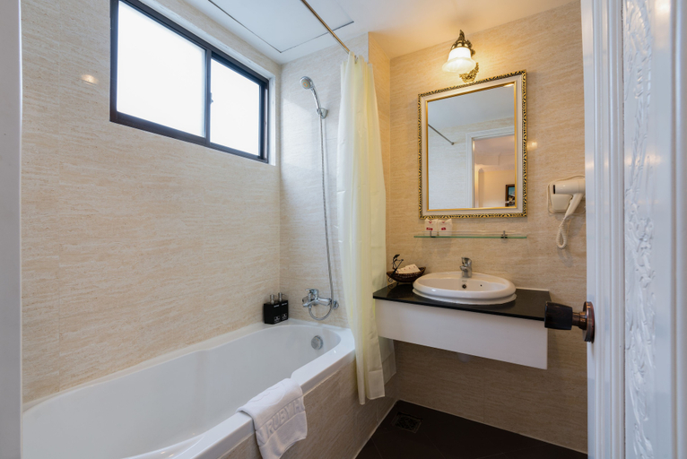 Bathroom 4, Asian Ruby Center Point Hotel, District 1