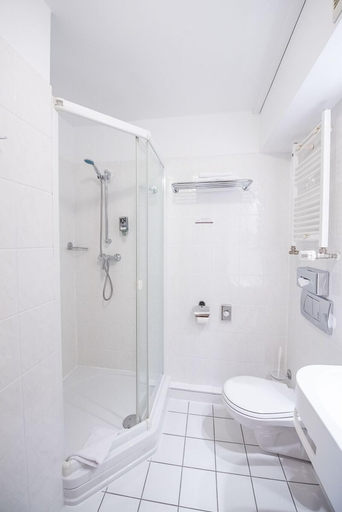 Bathroom 5, Hotel Mercure Opole, Ople