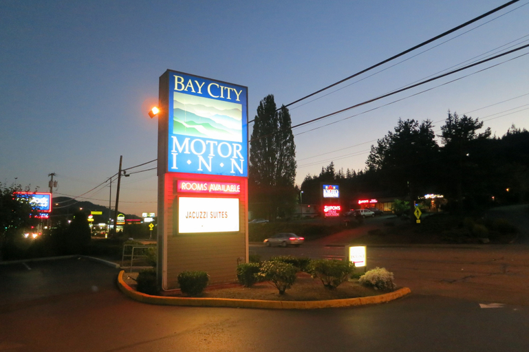 Exterior & Views 2, Bay City Inn, Whatcom