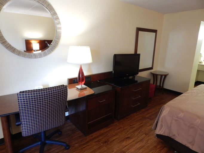 Bedroom 3, Econo Lodge Naval Station Norfolk, Norfolk