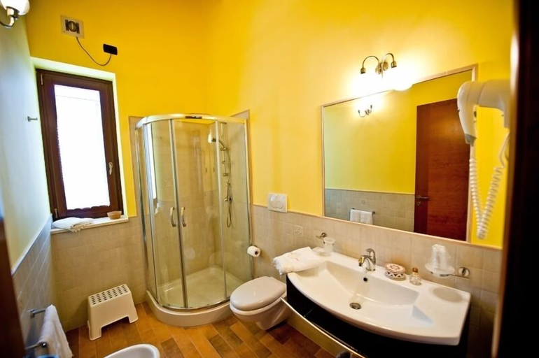 Bathroom 3, Masseria La Gravina, Taranto
