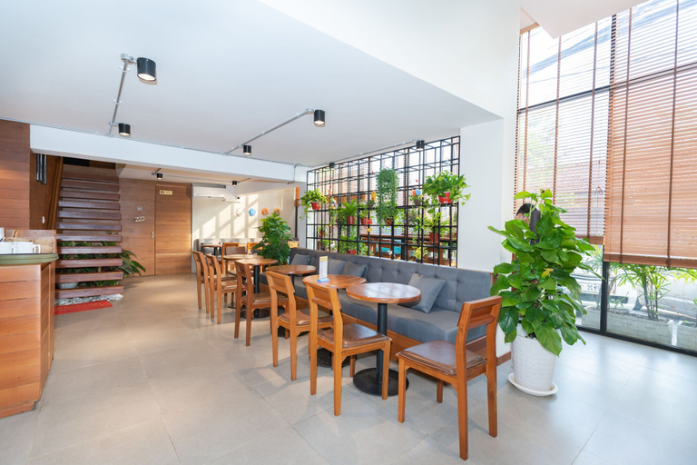 Food & Drinks 5, 7 Days Premium Hotel, Phnom Penh