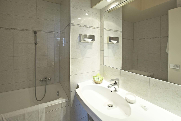 Bathroom 5, Hotel La Clairière, Haut-Rhin