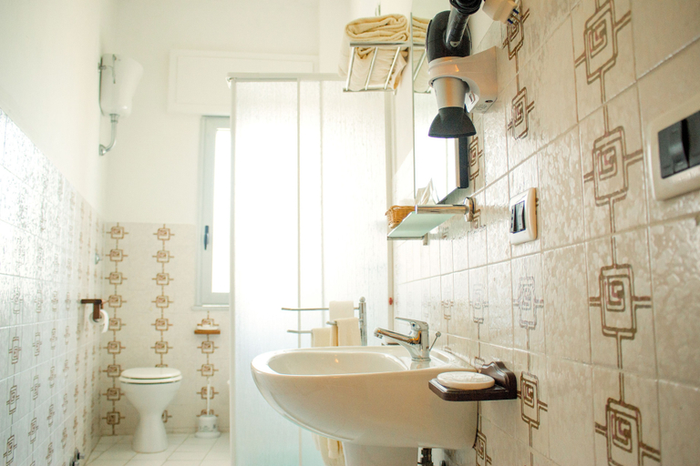 Bathroom 4, Hotel Il Girasole, Reggio Di Calabria