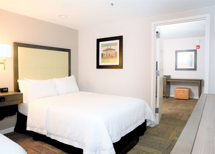 Bedroom 3, Hampton Inn Alexandria-Old Town/King St. Metro, Alexandria