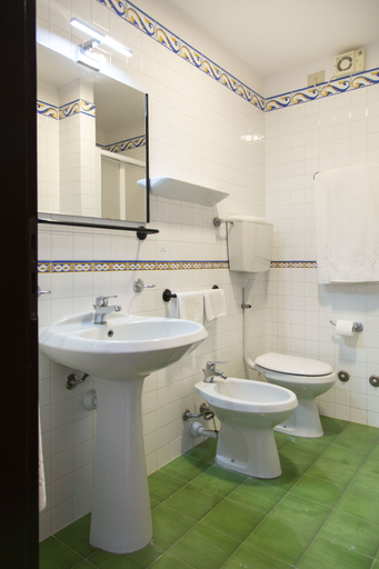 Bathroom 5, Hotel Villa Paradiso, Perugia