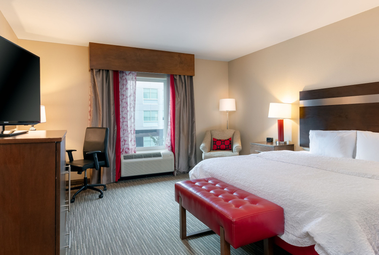 Bedroom 3, Hampton Inn Atlanta McDonough, Henry
