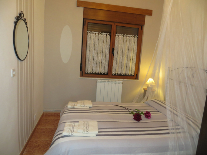 Bedroom 2, Casa Rural El Crisal, Burgos