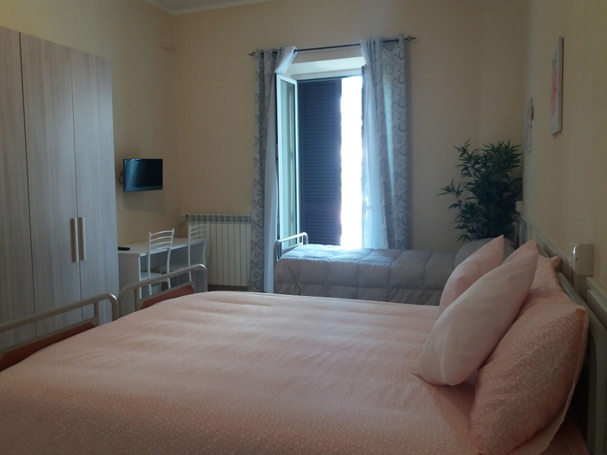 Bedroom 4, Villa Raffaella, Livorno