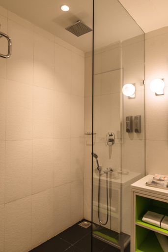Bathroom 4, VEGA by The Ozone Hotels Jodhpur, Jodhpur