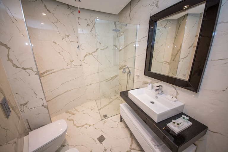 Bathroom 4, Sole Luna Hotel, Sarandës