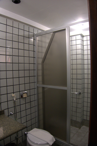 Bathroom 4, Atlantico Hotel, Guarapari