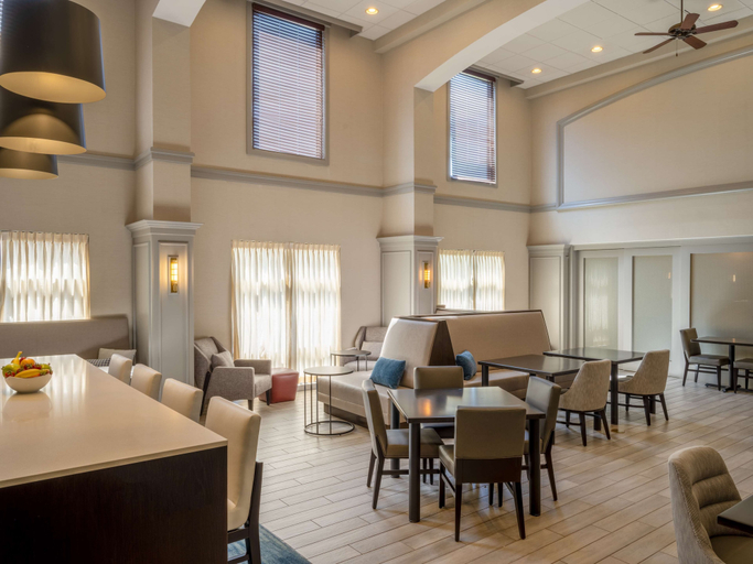 Food & Drinks 5, Hampton Inn Raynham-Taunton, Bristol