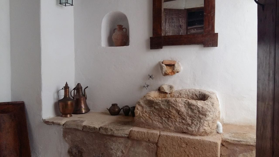 Others 4, Bendeni Cottage, Crete