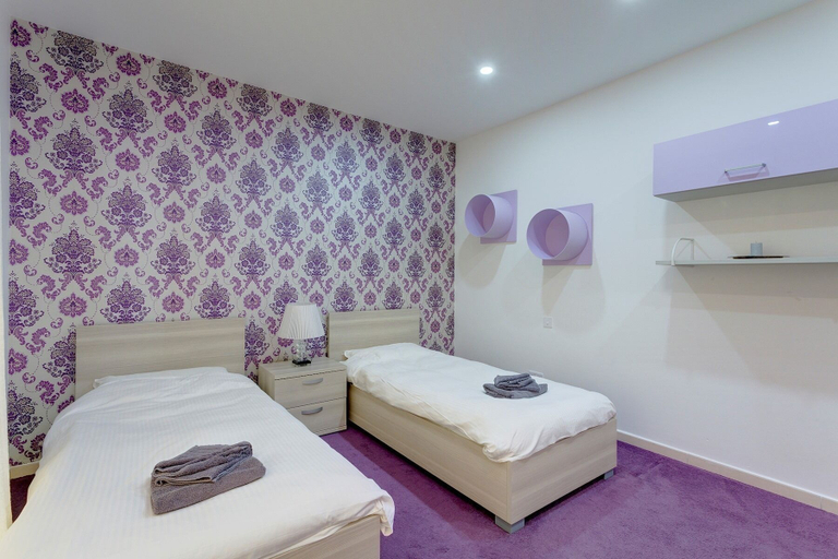 Bedroom 3, Luxury Apt with Side Sea Views & Pool, Top Location