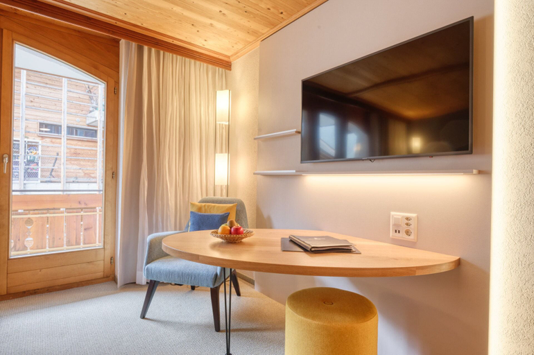 Others 4, Hotel Simi, Visp