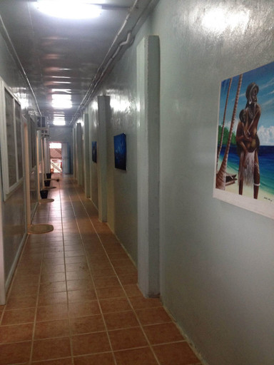 Others 5, Qua Roviana Motel, Munda