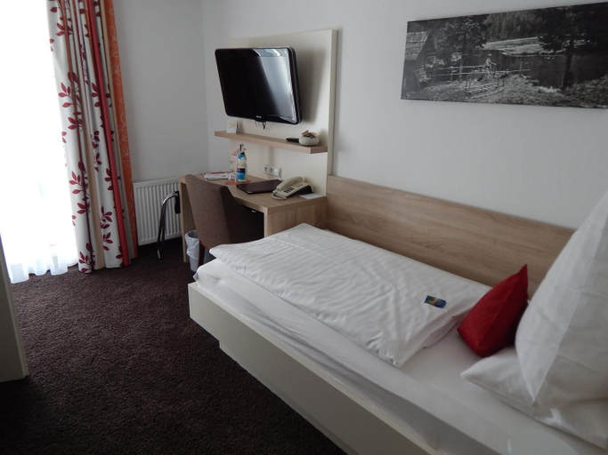 Bedroom 2, BSW - Schwarzwaldhotel Baiersbronn, Freudenstadt