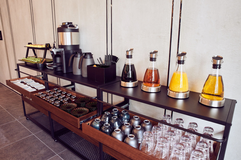 Food & Drinks 5, hotel androoms Shin-Osaka, Osaka