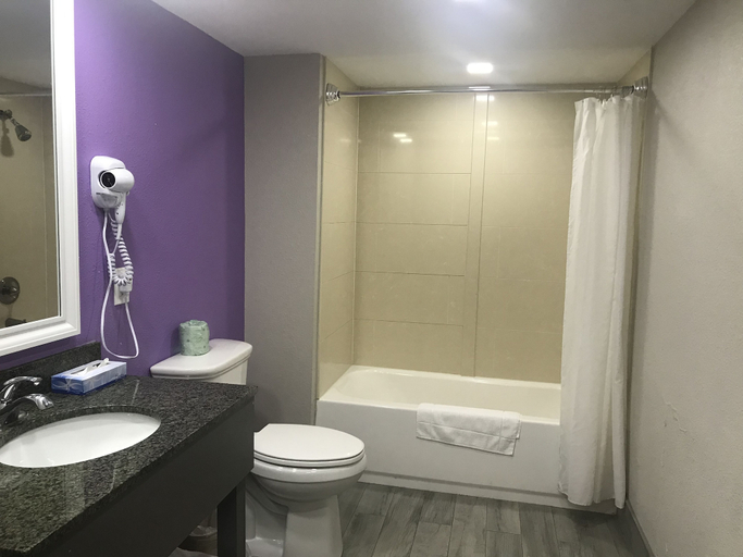 Bathroom 4, Alamar Resort Inn, Virginia Beach