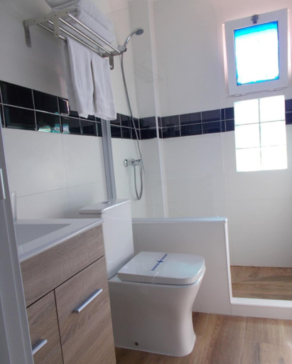 Bathroom 4, C&H Aravaca Garden, Madrid