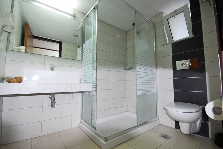 Bathroom 5, Ladikos Garden, South Aegean