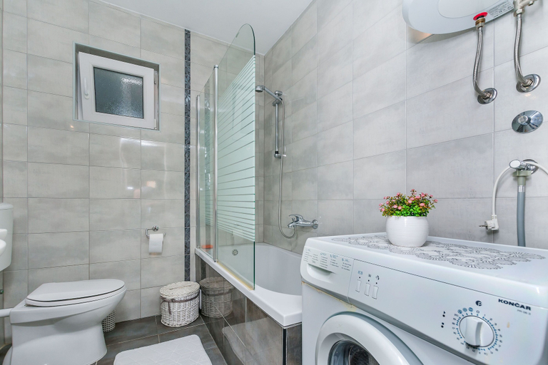 Bathroom 4, Apartment and Rooms Tatijana, Omiš