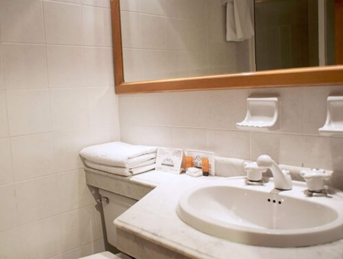 Bathroom 4, Apartaestudios Los Andes, Santafé de Bogotá