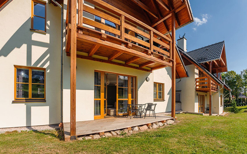 Exterior & Views
