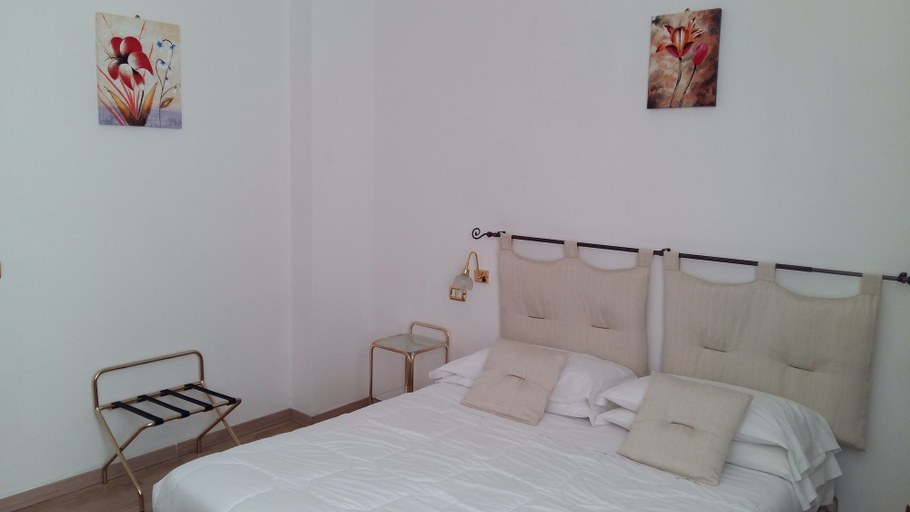 Bedroom 3, Villa delle Ortensie, Bergamo