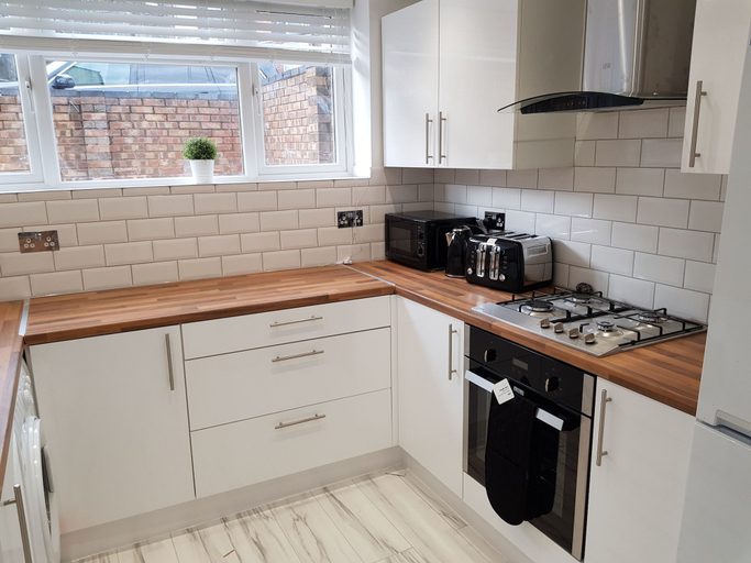 Others 5, Campbell Apartment, Luton