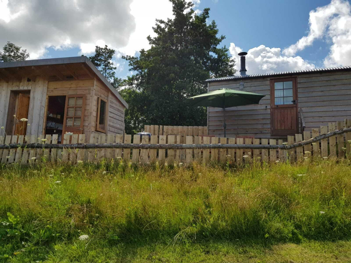 Exterior & Views 2, Foxglove With Beavers on Shropshire Hills, Shropshire