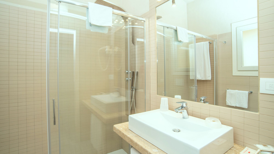 Bathroom 5, Hotel Nibaru, Olbia-Tempio