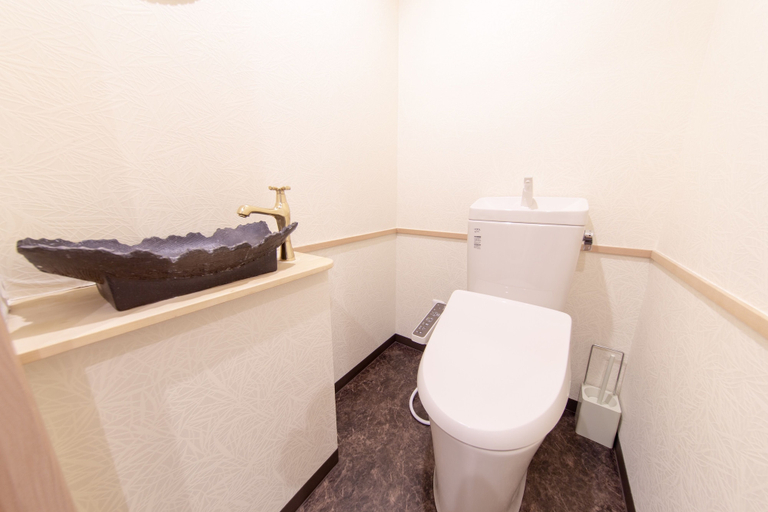 Bathroom 4, Kuromonjo, Osaka