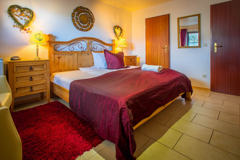 Bedroom 2, Haus Zeranka Hotel garni, Traunstein